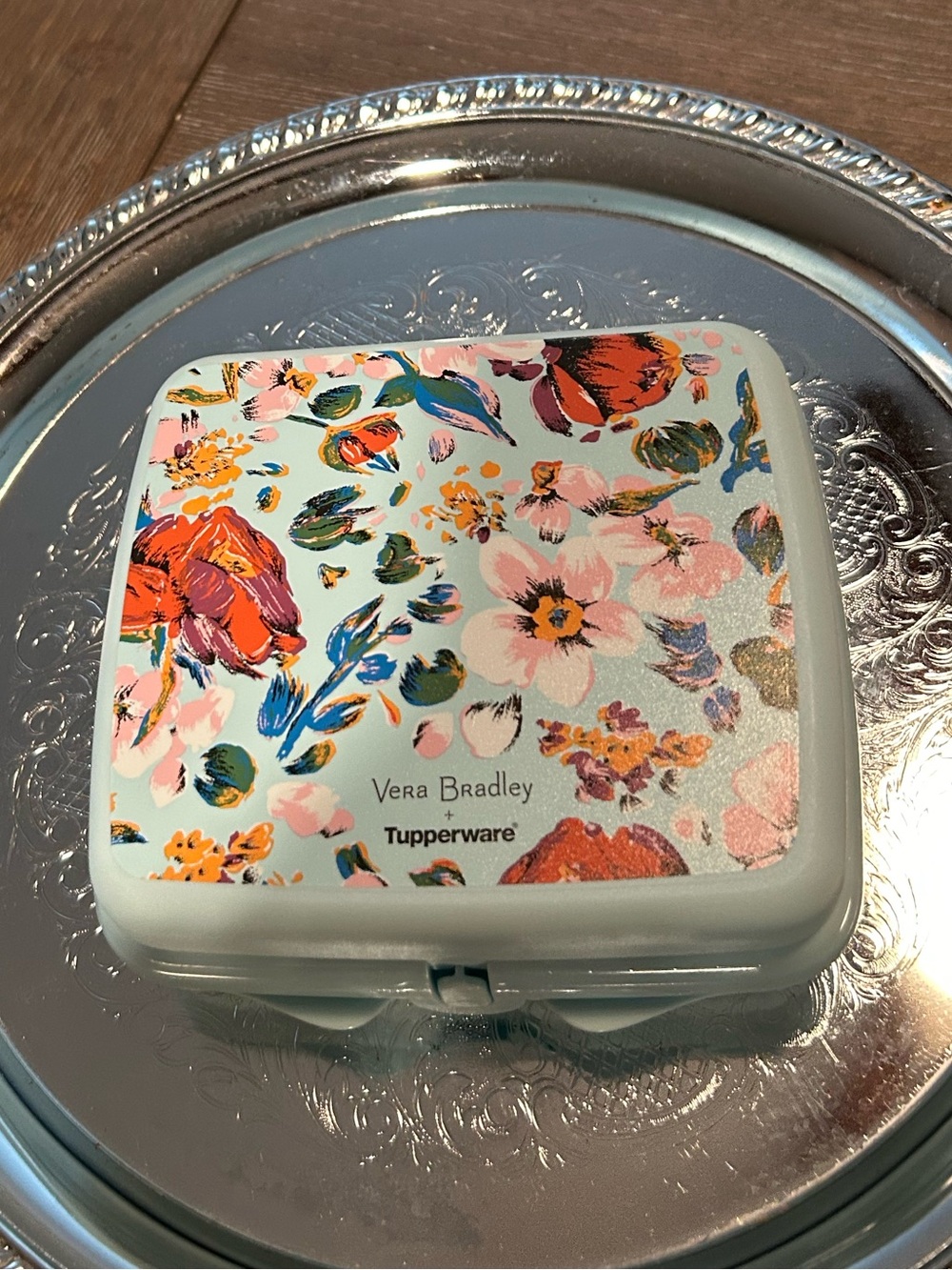 Limited Edition Vera Bradley Tupperware Sandwich Keeper Sea Air Floral Mint Blue
